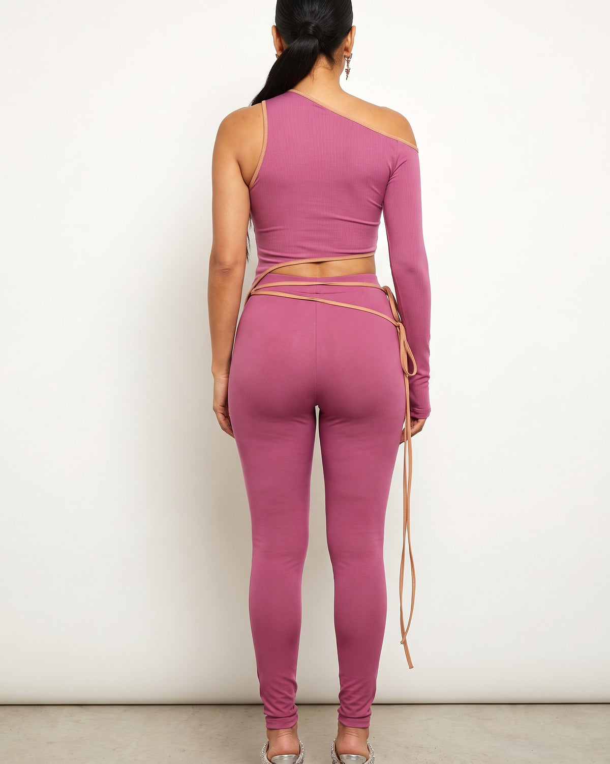 Plum combo unbalance set, back view on model