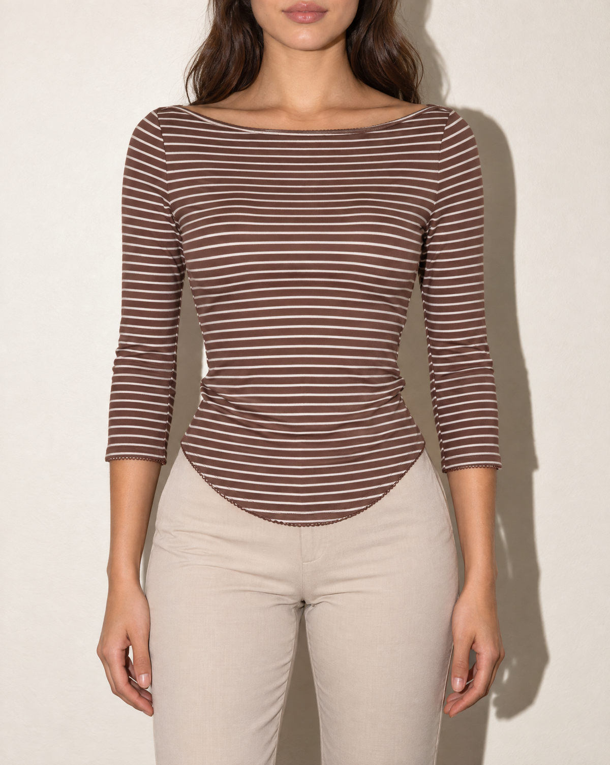 3/4 Sleeves Round Hem Top in BROWN/WHITE — front view