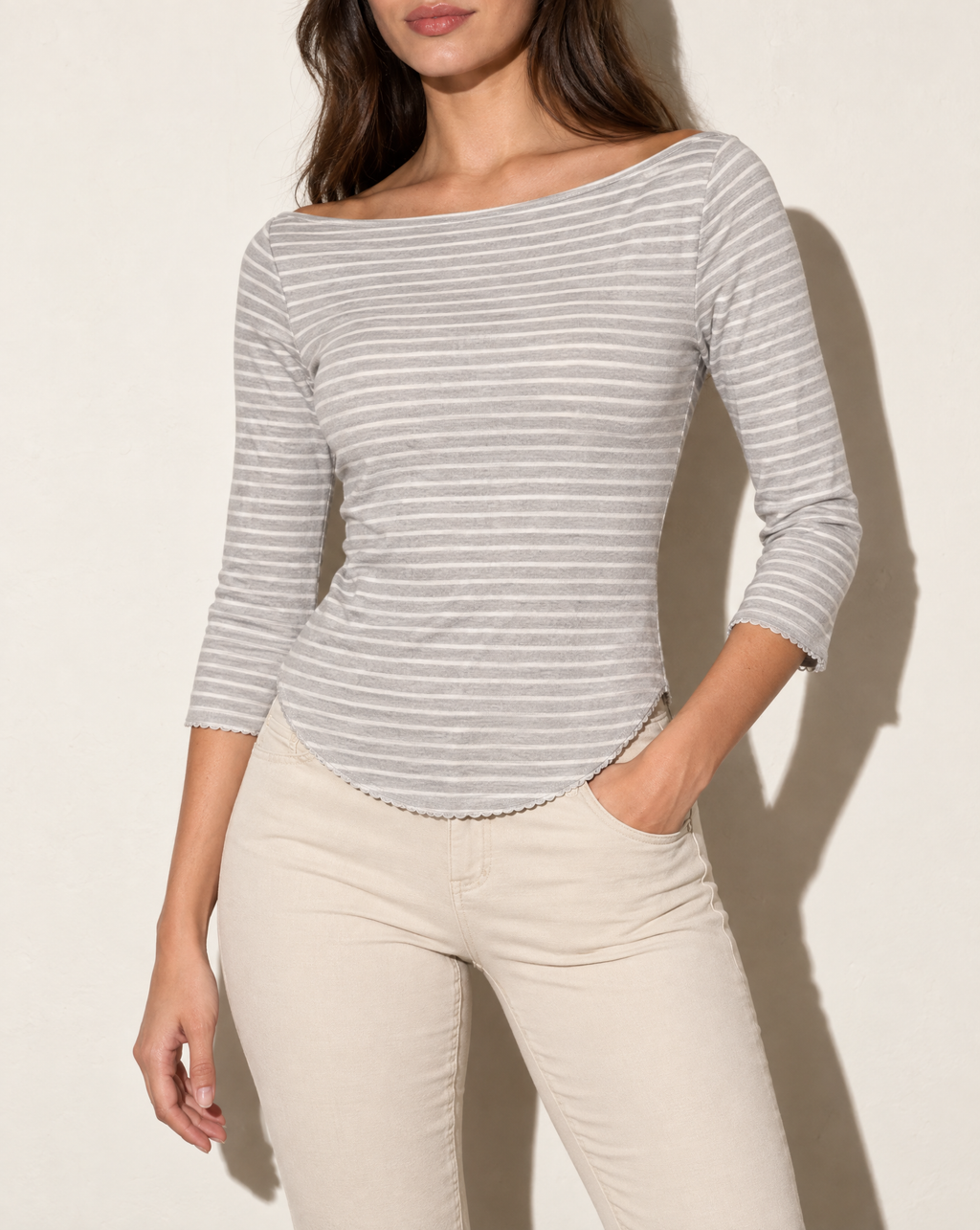 3/4 Sleeves Round Hem Top in H.GREY/WHITE — alternate front view