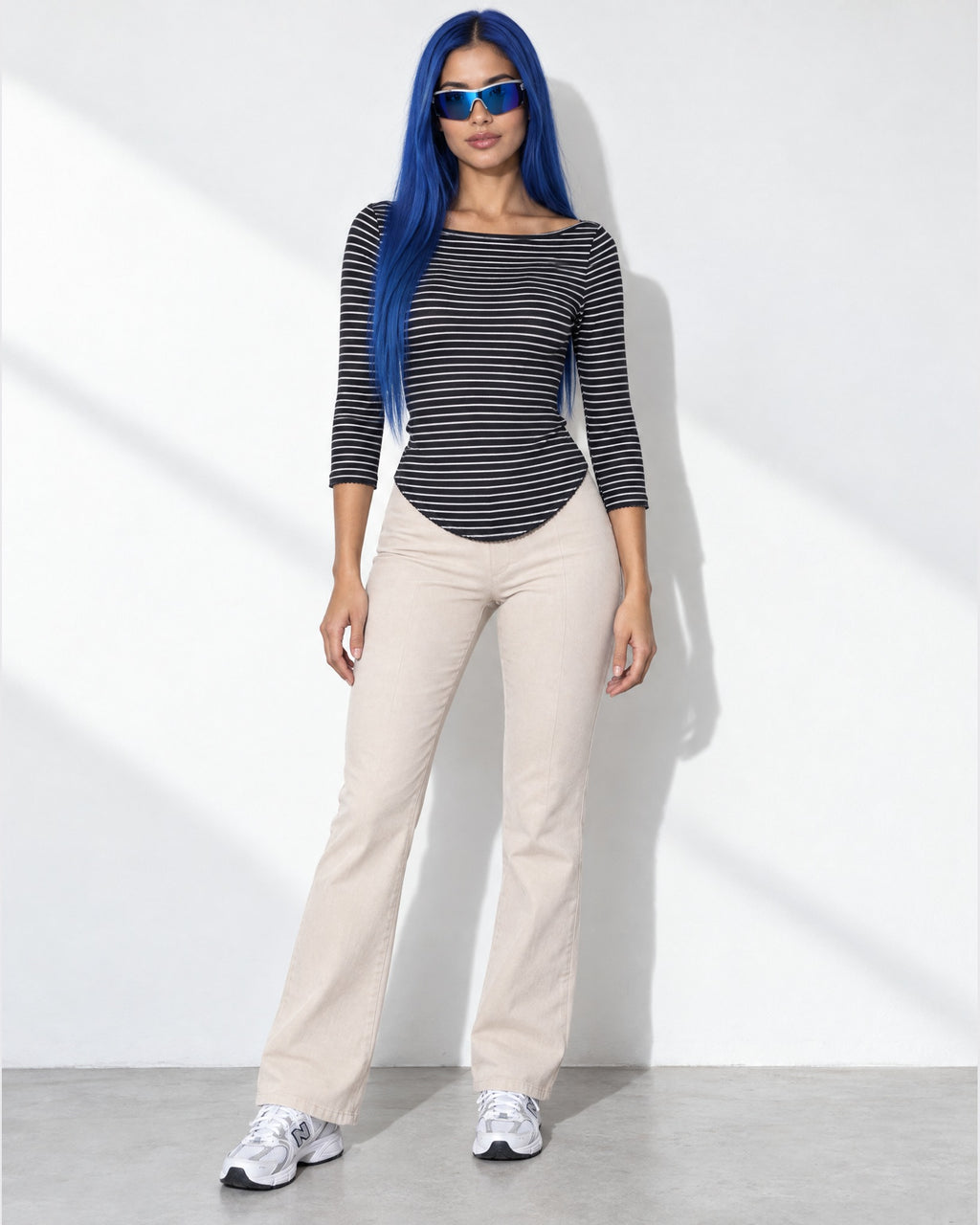 3/4 Sleeves Round Hem Top in Black/White - front view on model | Muvin